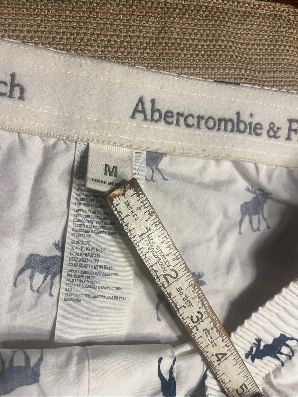 Lot 100 Abercrombie & Fitch White Boxer Shorts with Navy Moose Motif